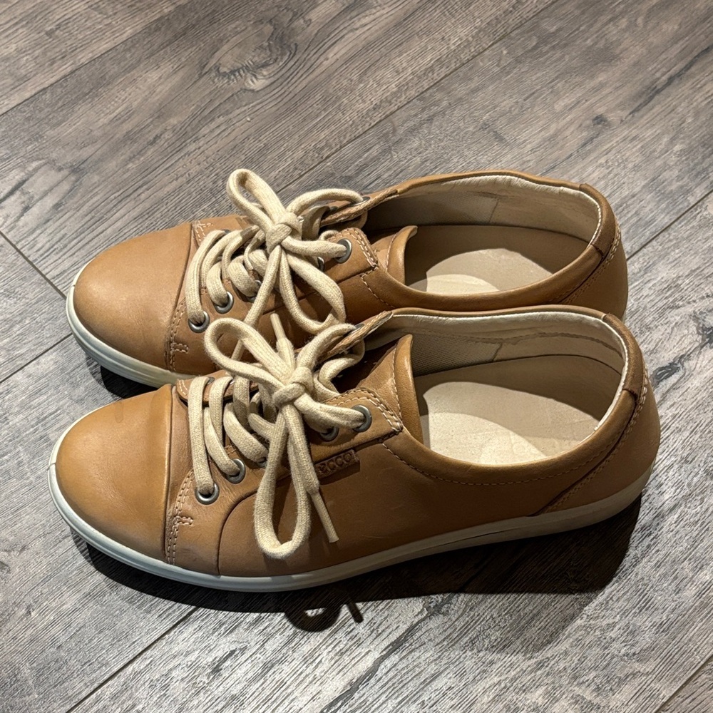 Ecco sneakers